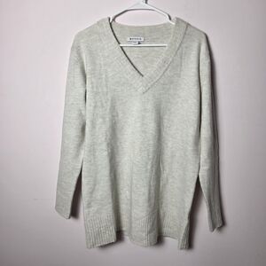 Athleta Merino Wool Sweater M Cream V Neck Lightweight Cozy Extra Fine Knit